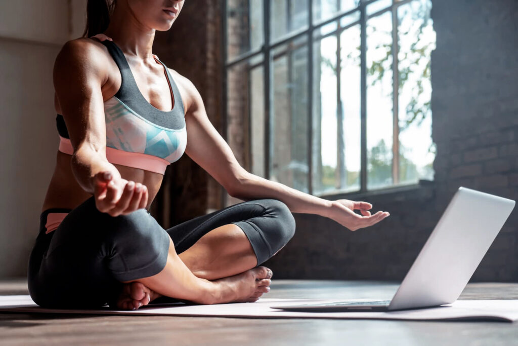 Cours de yoga en ligne - Cours par Zoom - Yoga à domicile en ligne