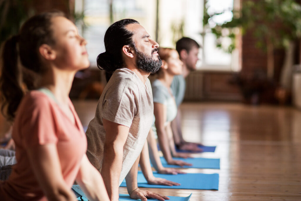 Avantages cours collectifs de yoga semi personnalisés