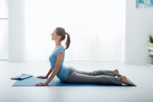 cobra- posture de yoga - hatha yoga -a cours collectifs - albi - studio